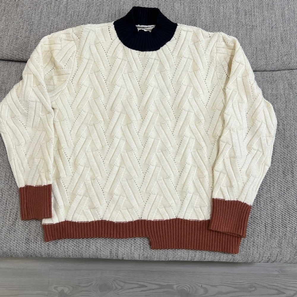 Women’s sweater